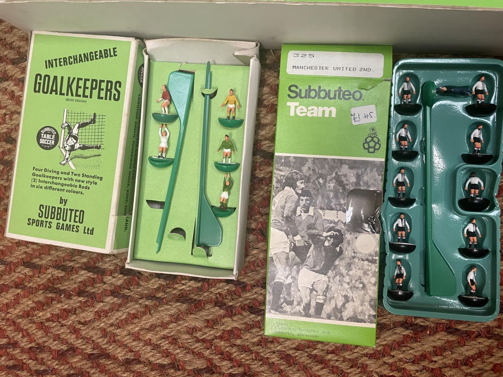 A BOXED SUBBUTEO CONTINENTAL FLOODLIGHTING EDITION FOOTBALL SET - COMPLETE WITH THREE TEAMS, TWO - Image 4 of 7