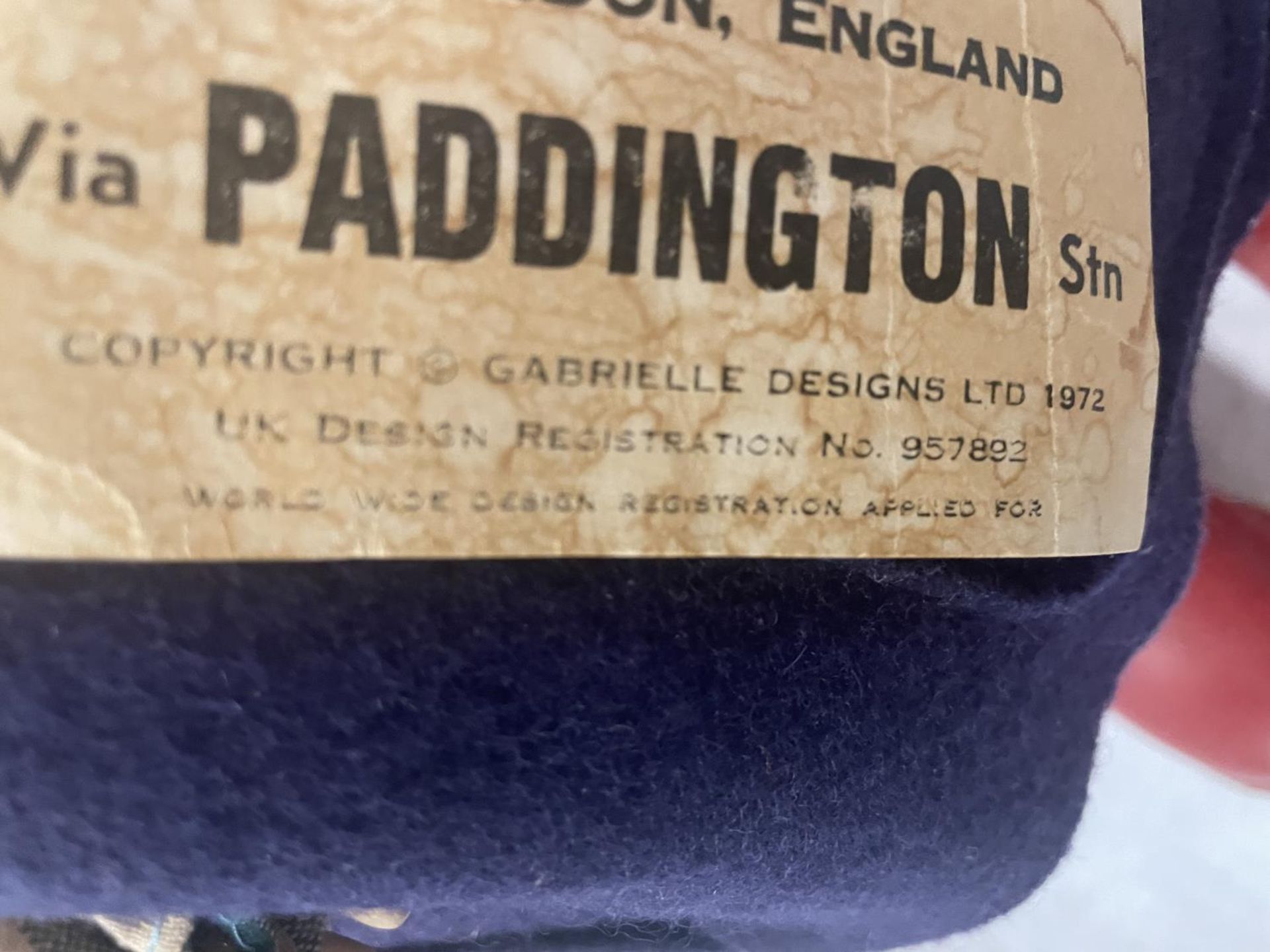 A PADDINGTON BEAR FIGURE WITH LABEL STATING GABRIELLE DESIGNS 1972, DESIGN NUMBER 957892 - Image 5 of 7