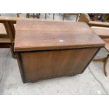 A MID 20TH CENTURY OAK BLANKET CHEST ON SHEPHERDS CASTERS, 39" WIDE