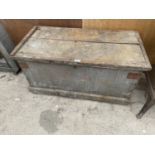 A VINTAGE WOODEN TOOL CHEST (L:92CM H:47CM)