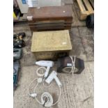 AN ASSORTMENT OF ITEMS TO INCLUDE A BRASS COAL BOX, A VINTAGE STEREO AND A CLOCK ETC