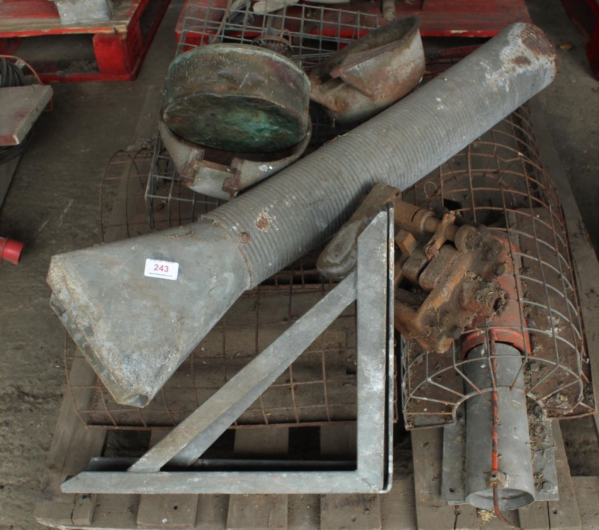 PALLET & CONTENTS - AUGER BITS ETC.