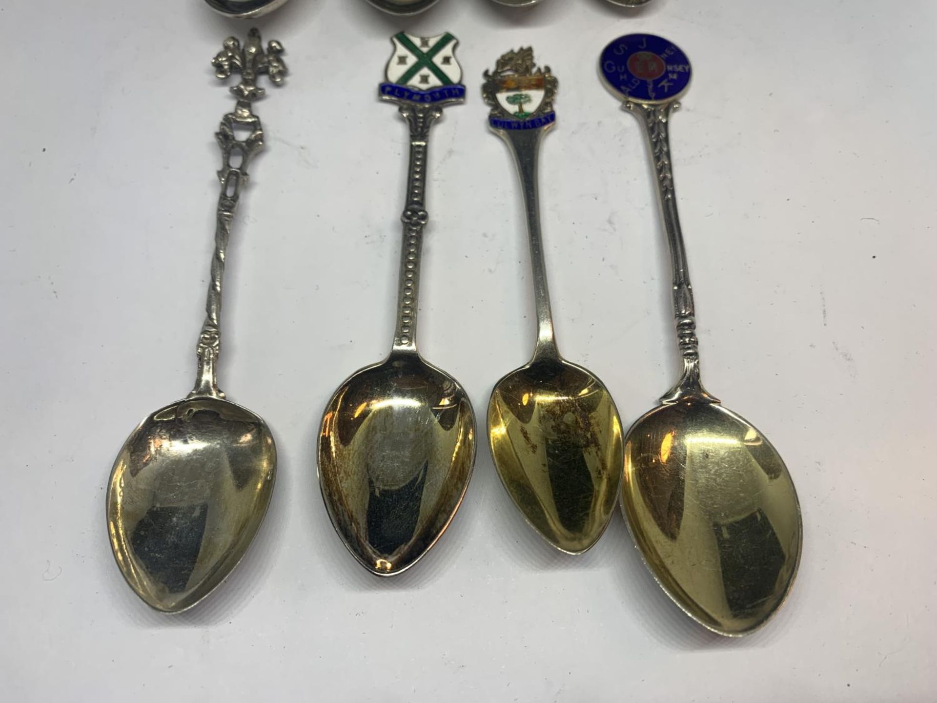 EIGHT MARKED SILVER COLLECTORS SPOONS GROSS WEIGHT 103 GRAMS - Image 3 of 10