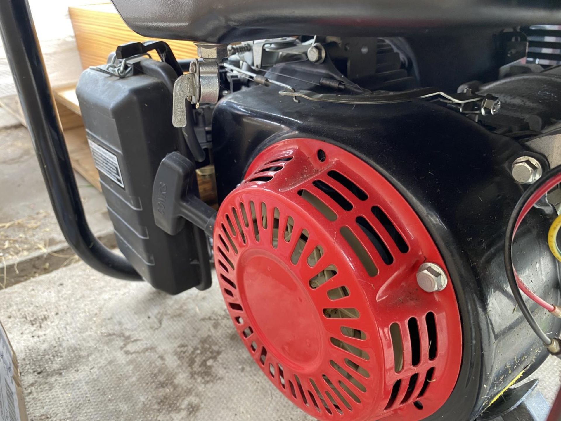 A PETROL GENERATOR - Image 4 of 5