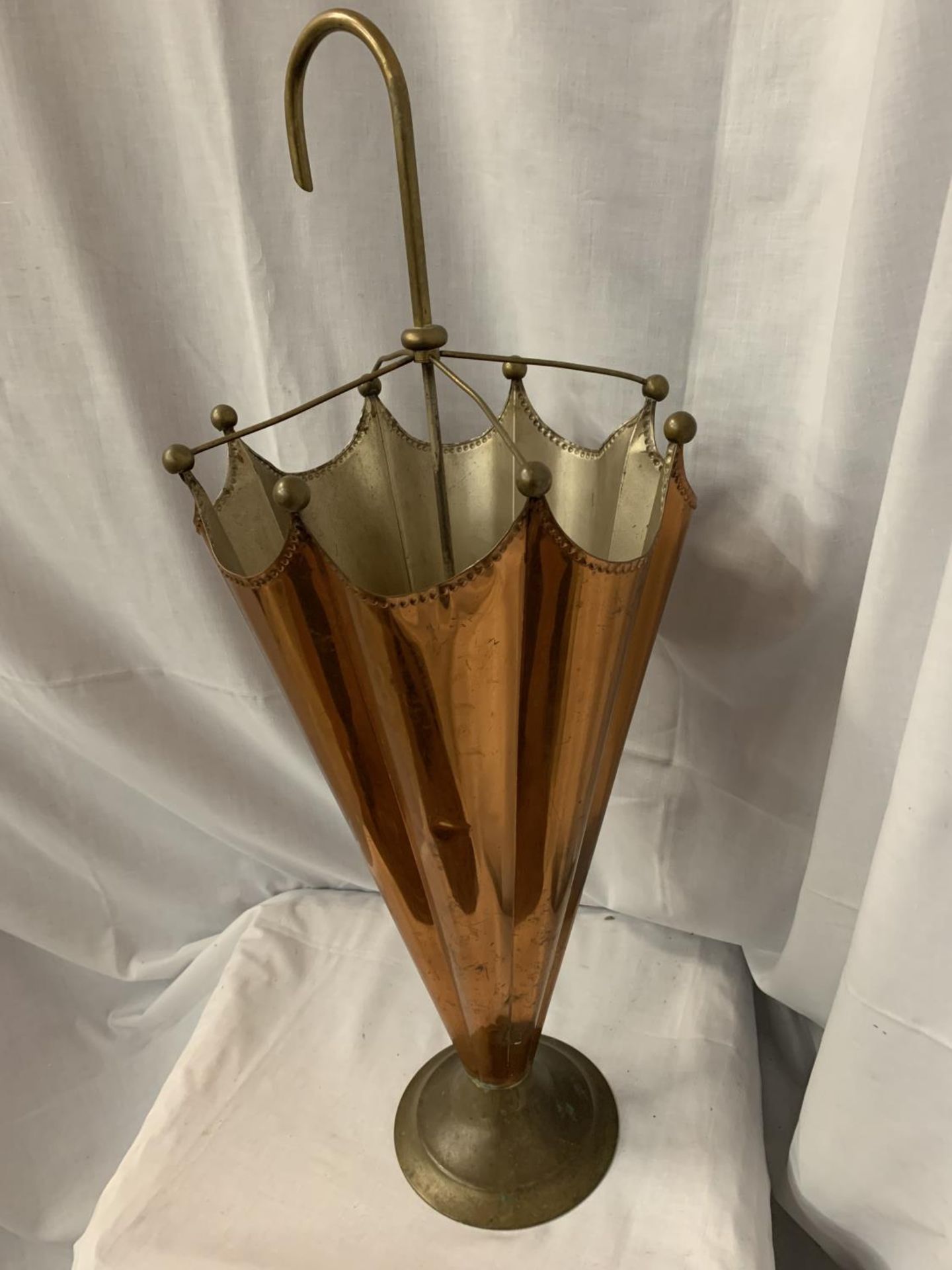 AN UNUSUAL COPPER AND BRASS UMBRELLA STAND IN THE FORM OF AN UMBRELLA - Image 3 of 3