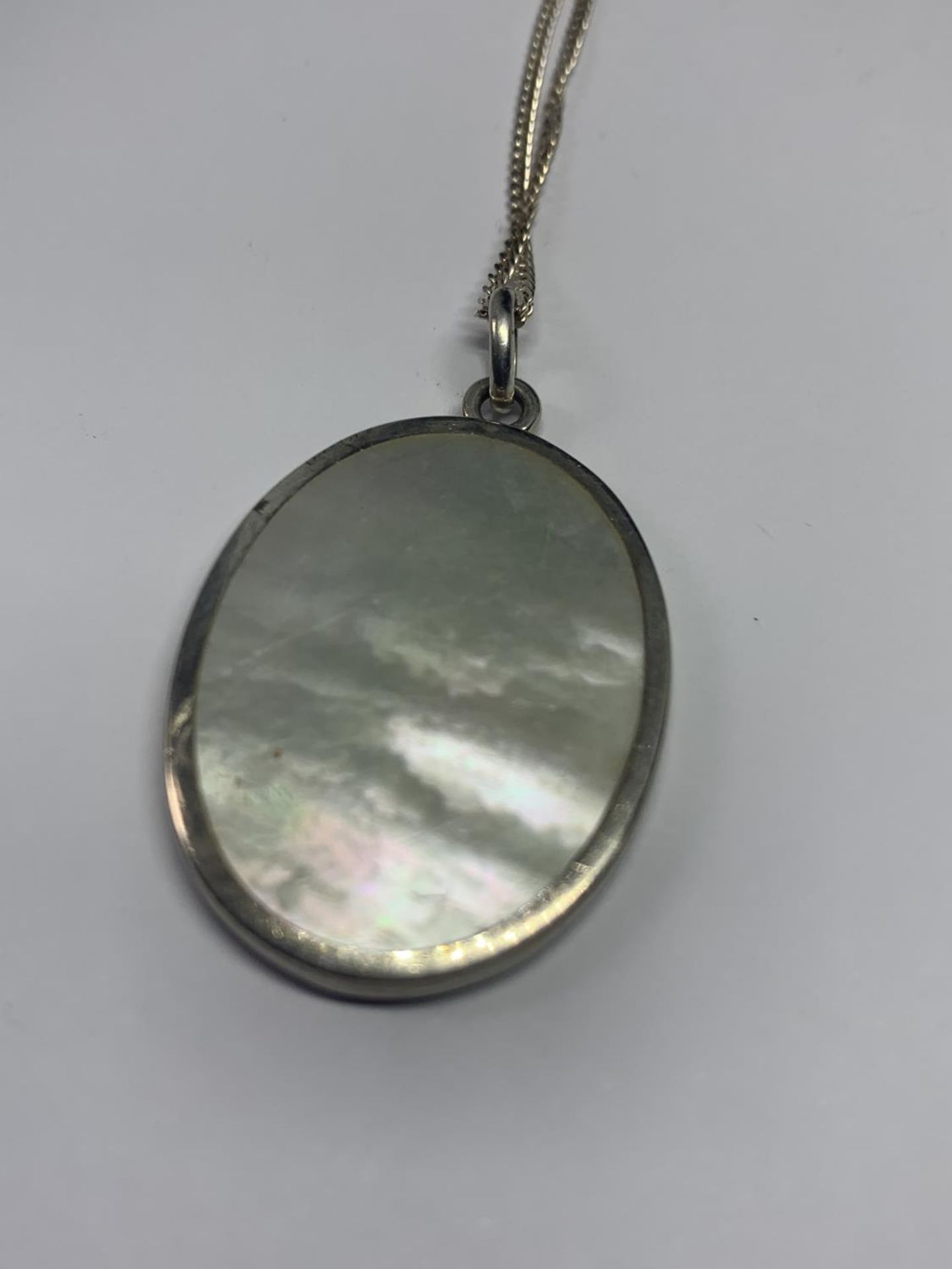 TWO SILVER NECKLACES WITH PENDANTS - Image 4 of 10