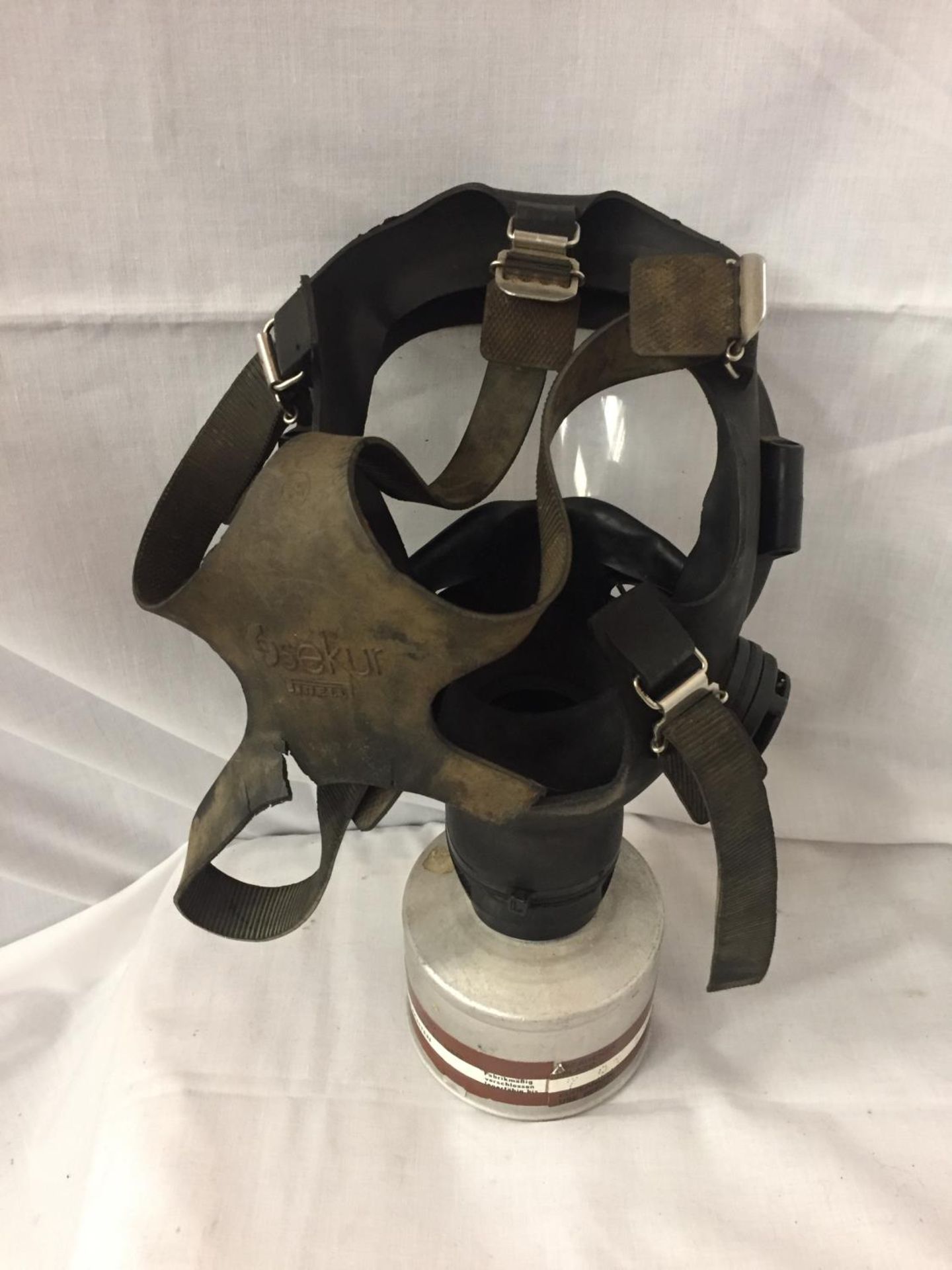 A SEKUR GAS MASK - Image 12 of 15