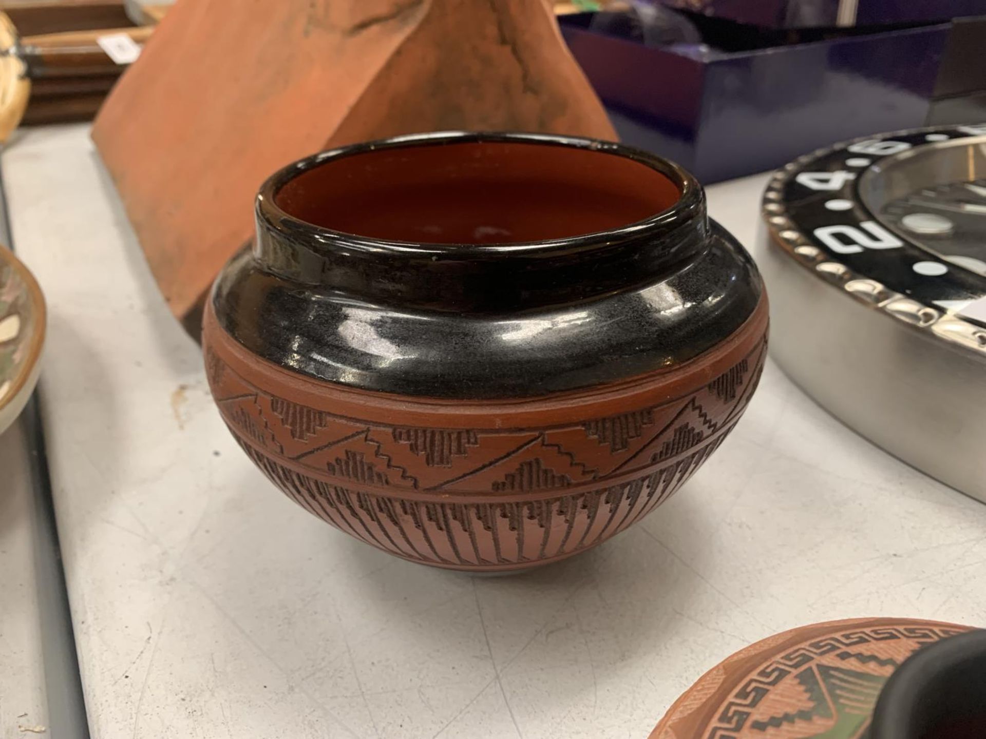 TWO ITEMS OF POTTERY TO INCLUDE ONE NAVAJO EXAMPLE - Image 3 of 6