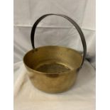 A LARGE BRASS JAM PAN WITH IRON AND COPPER HANDLE 30.5CM DIAMETER