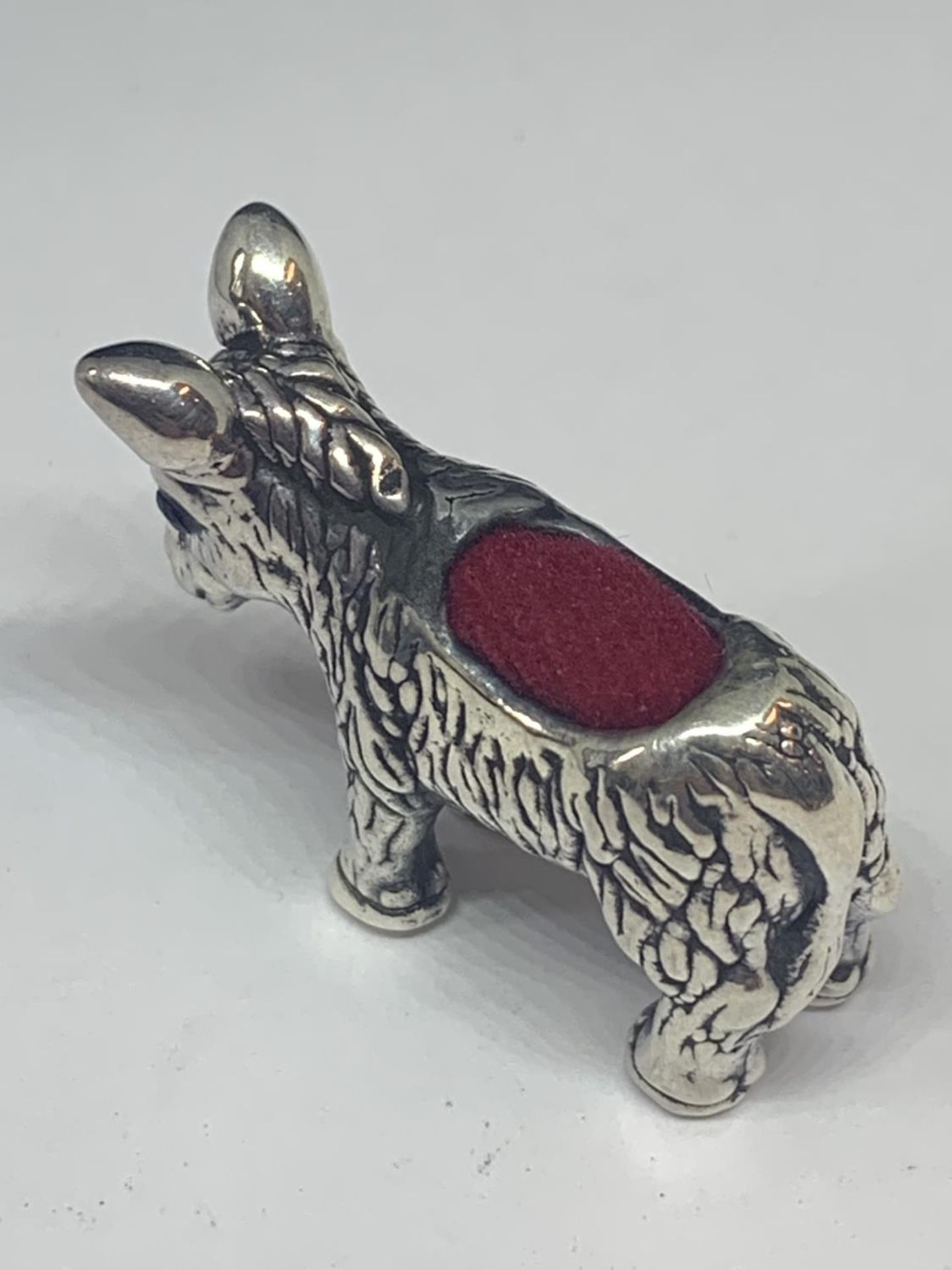 A MARKED SILVER DONKEY PIN CUSHION - Image 6 of 6