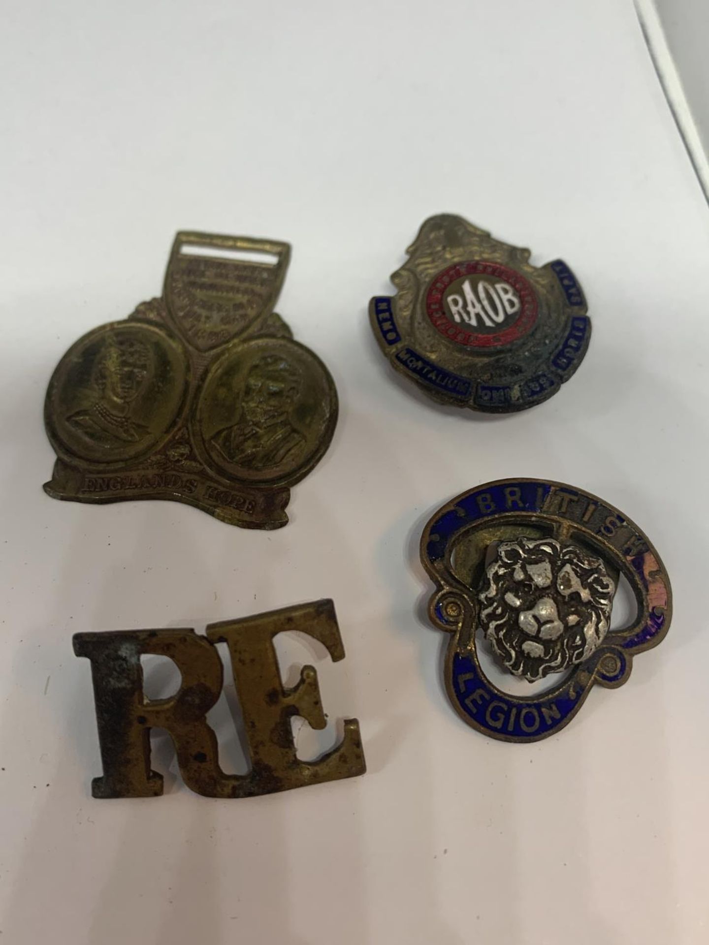 ELEVEN VARIOUS MILITARY BADGES - Image 5 of 8