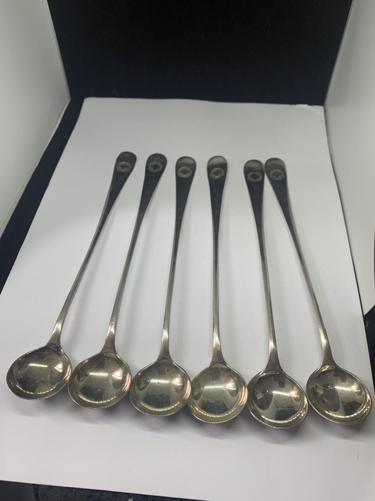 A SET OF SIX WALKER AND HALL WHITE STAR LINE SPOONS - Image 2 of 6