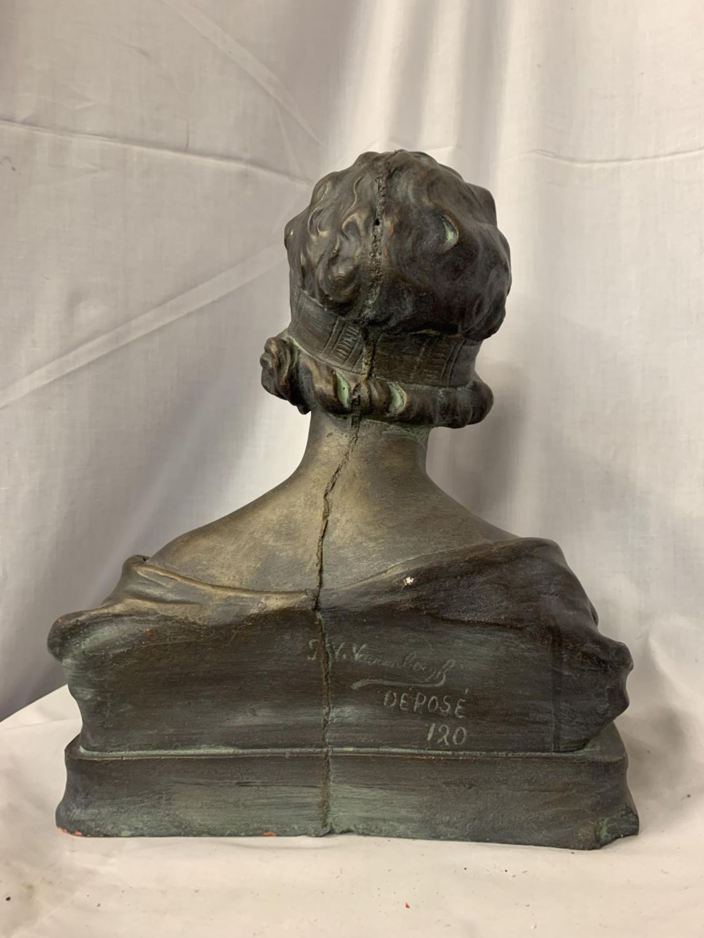 A BRONZED STONE BUST OF AN ART DECO LADY H 42CM - Image 4 of 5