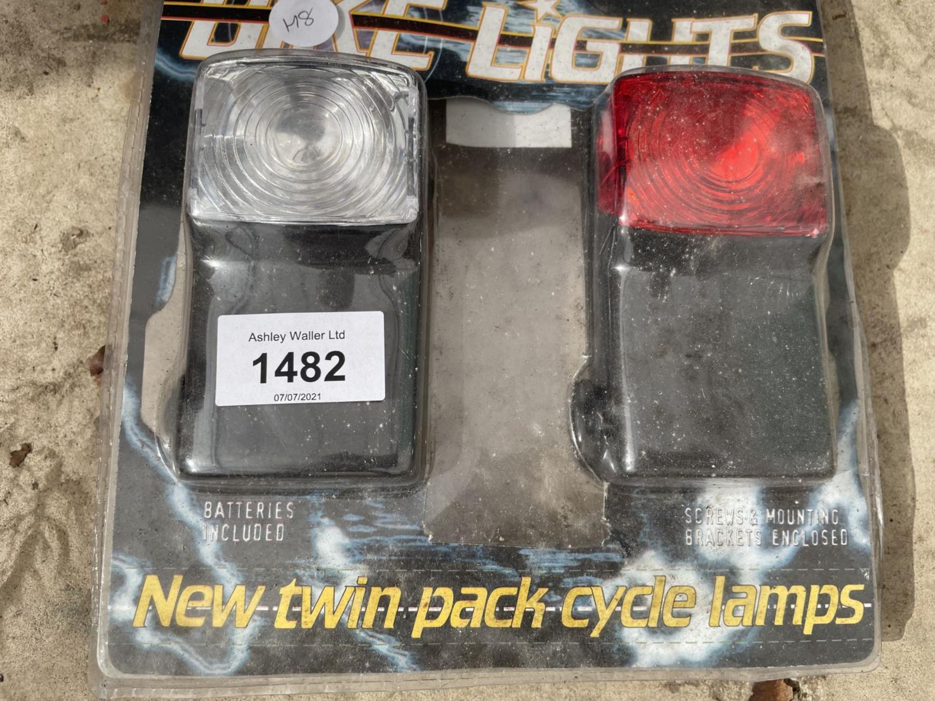 A LARGE QUANTITY OF TWIN PACK BIKE LIGHTS - Image 2 of 2