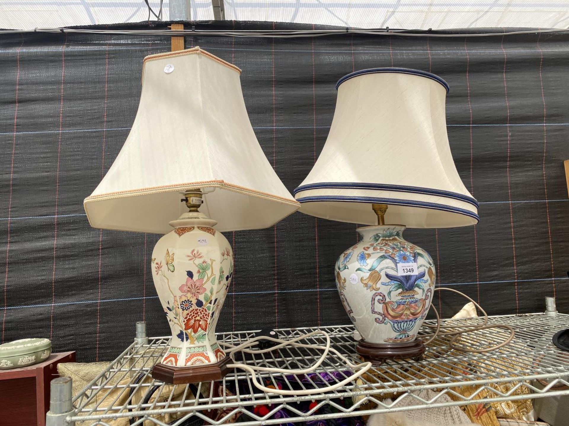 TWO DECORATIVE FLORAL CERAMIC TABLE LAMPS WITH SHADES