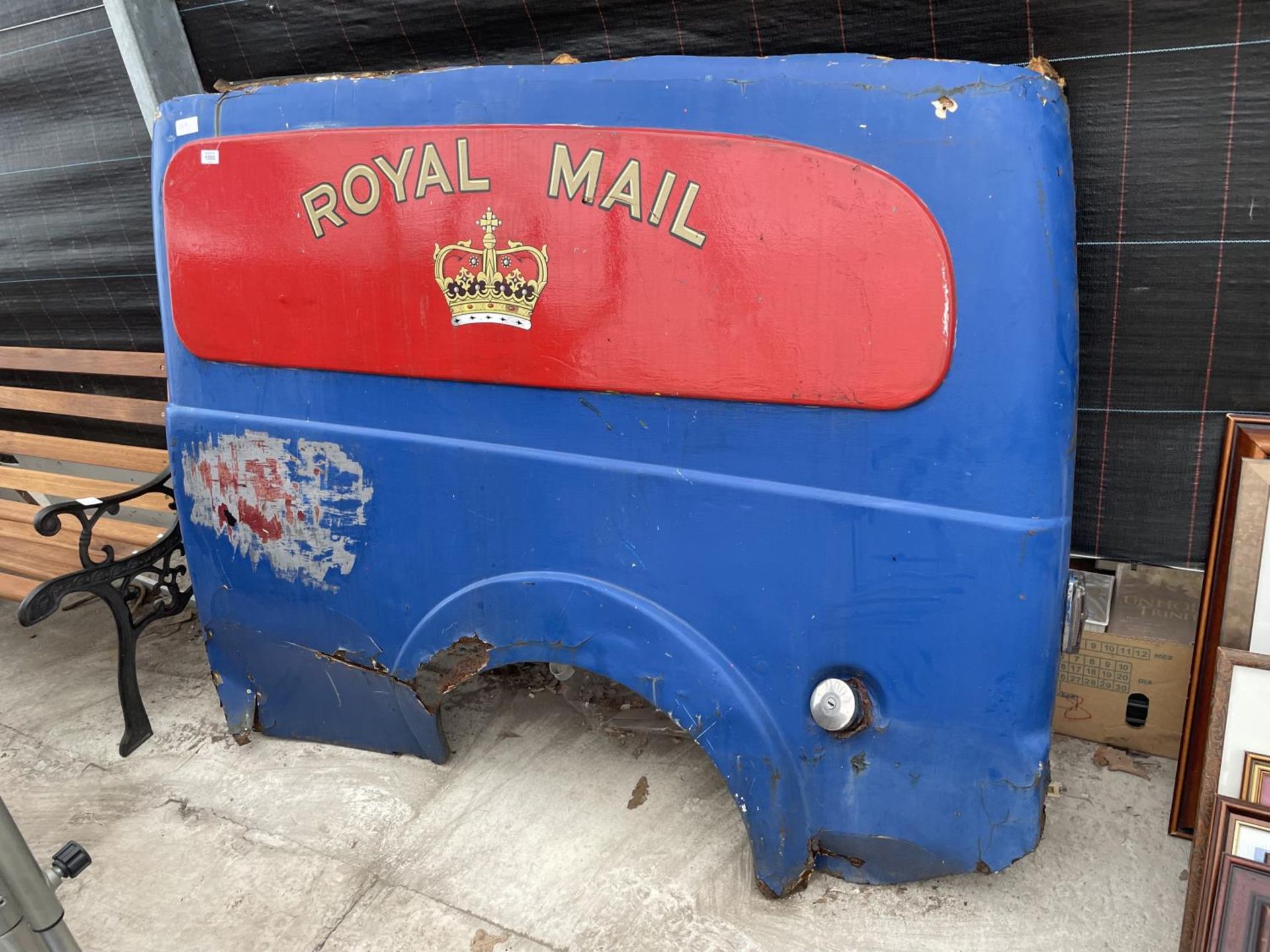 A VINTAGE ROYAL MAIL VAN SIDE