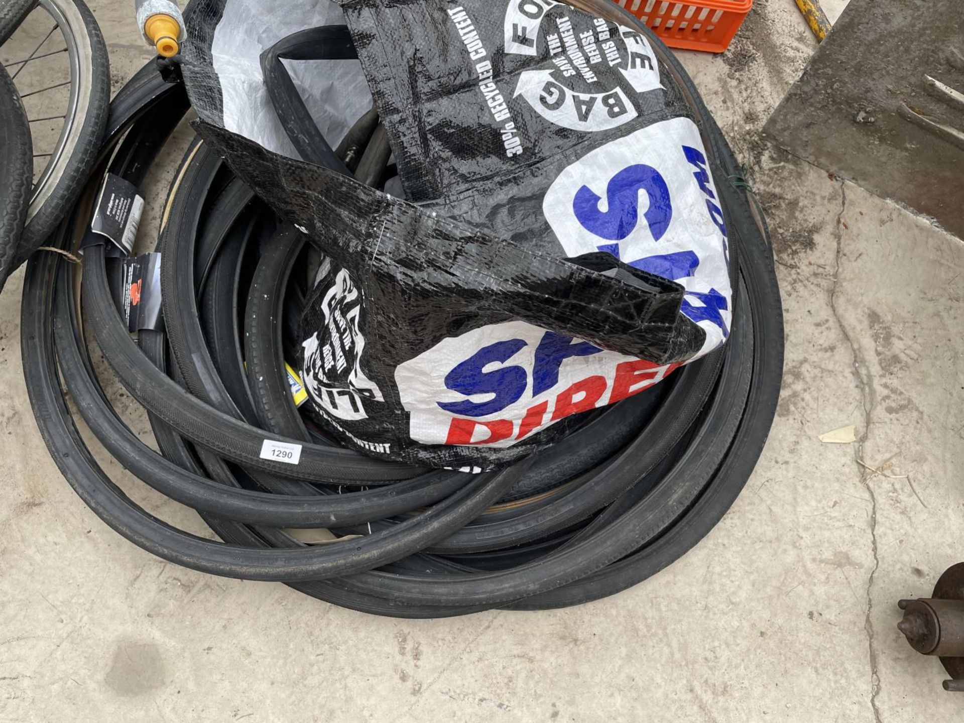 AN ASSORTMENT OF BIKE WHEELS AND A COLLECTION OF BIKE TYRES - Image 2 of 3