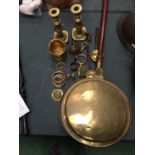 A COLLECTION OF BRASS AND COPPER TO INCLUDE CANDLESTICKS, BED WARMER ETC
