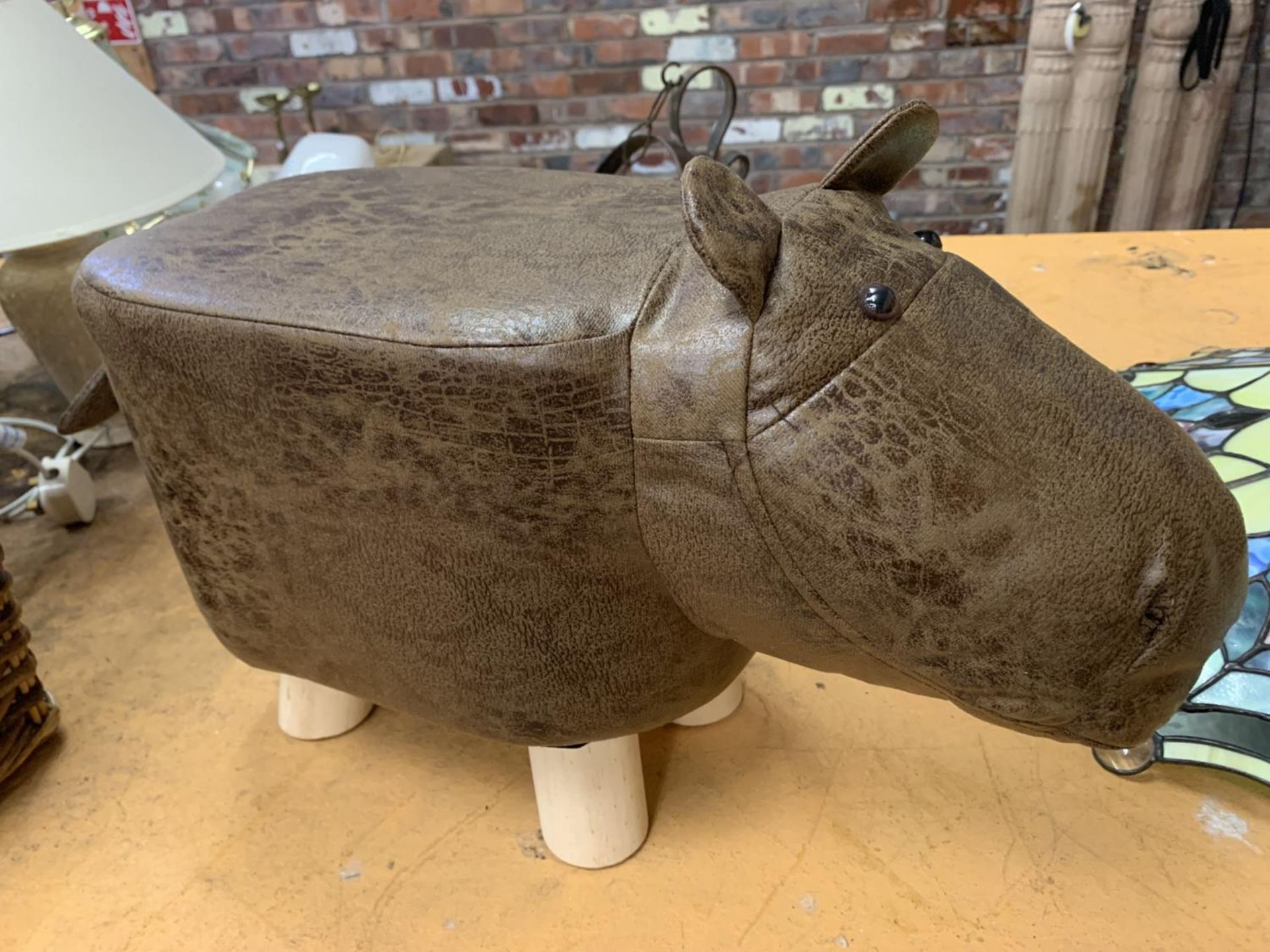 A FAUX LEATHER 'HIPPO' FOOTSTOOL/CHILDRENS STOOL - Image 4 of 4