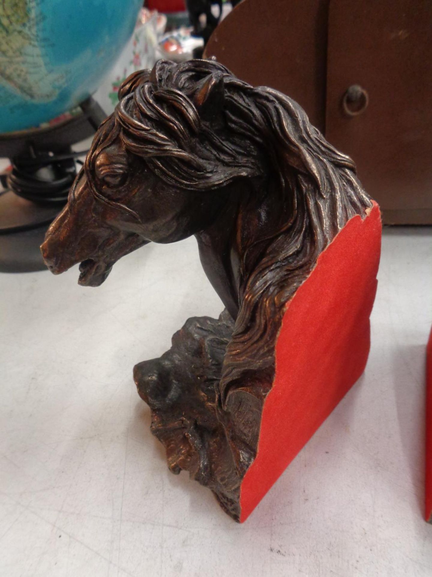 TWO RESIN HORSE HEAD BOOK ENDS - Image 6 of 6