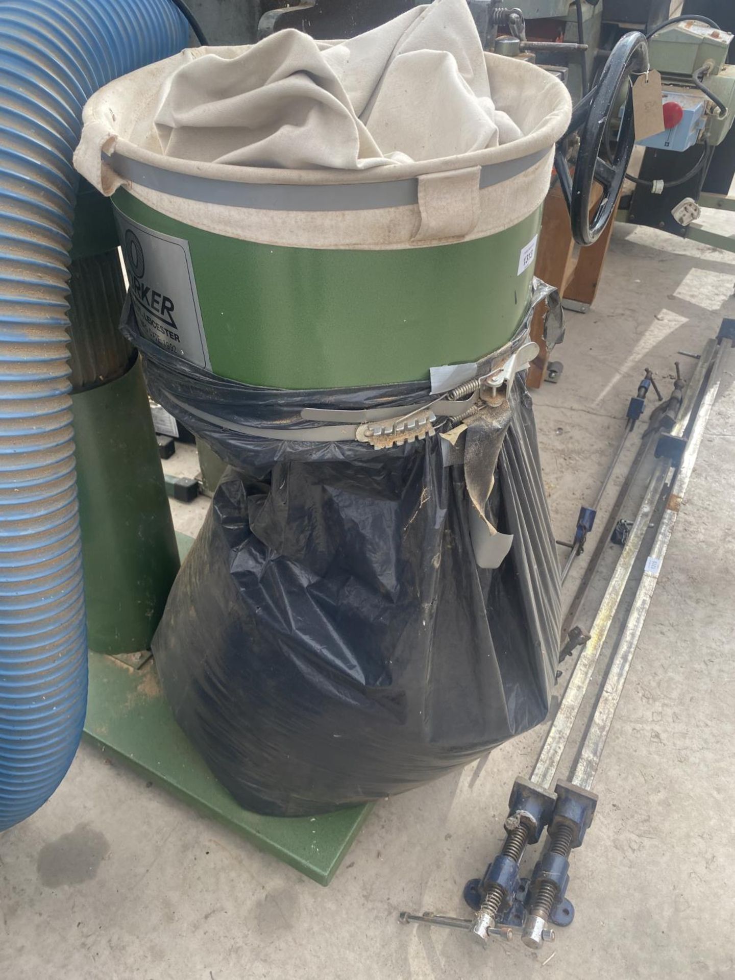 A WOODWORKER W890 DUST EXTRACTOR BELIEVED IN WORKING ORDER BUT NO WARRANTY - Image 4 of 5