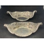 A PAIR OF ORNATE HALLMARKED SHEFFIELD SILVER BON BON DISHES GROSS WEIGHT 107 GRAMS