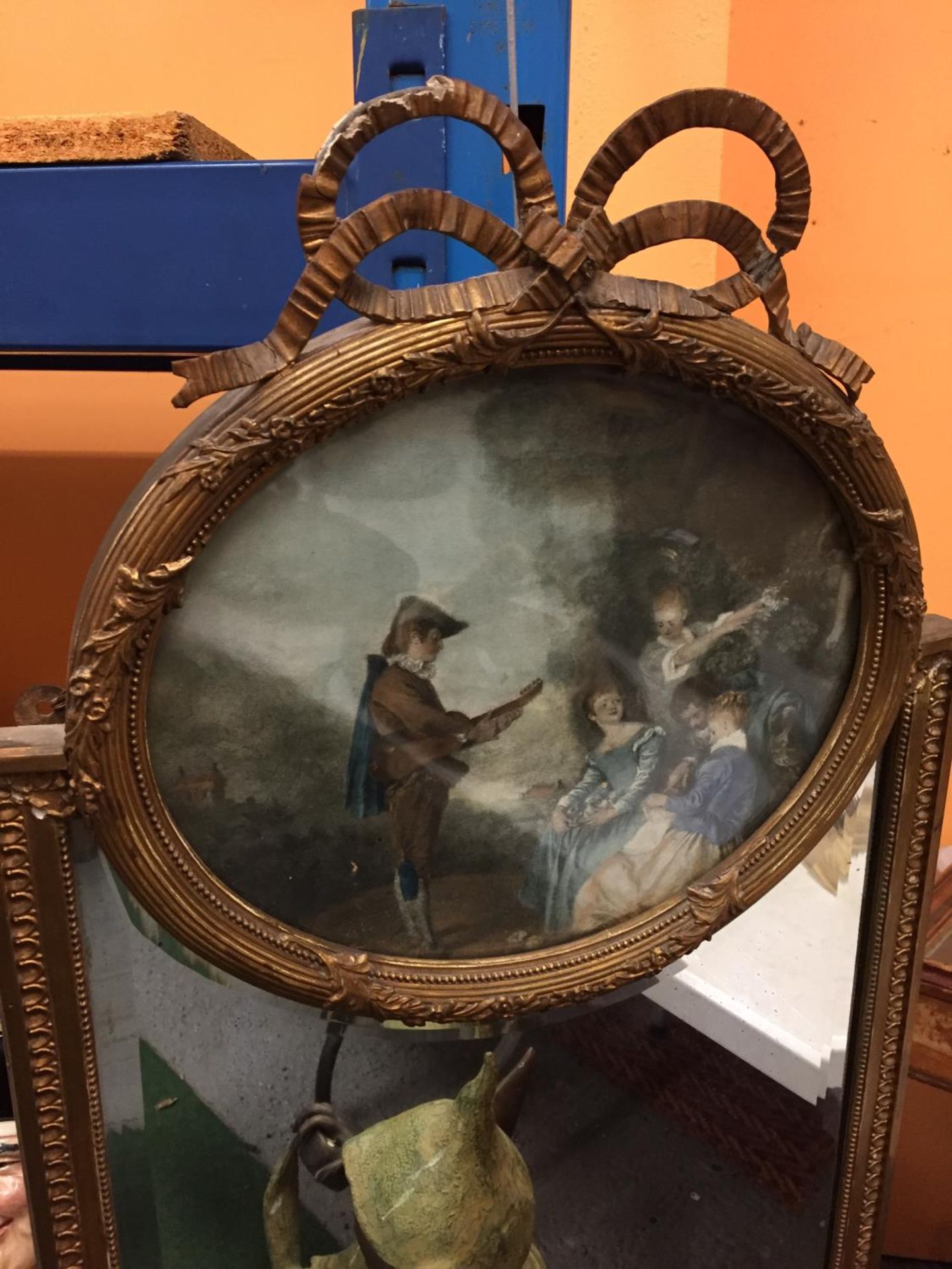 A GILT FRAMED MIRROR WITH AN INTEGRATED PICTURE HEIGHT 90CM - Image 2 of 3