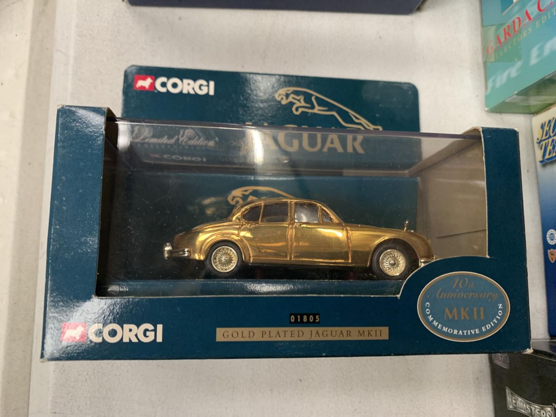 A BOXED CORGI 10TH ANNIVERSARY COMMEMORATIVE EDITION GOLD PLATED JAGUAR MK11