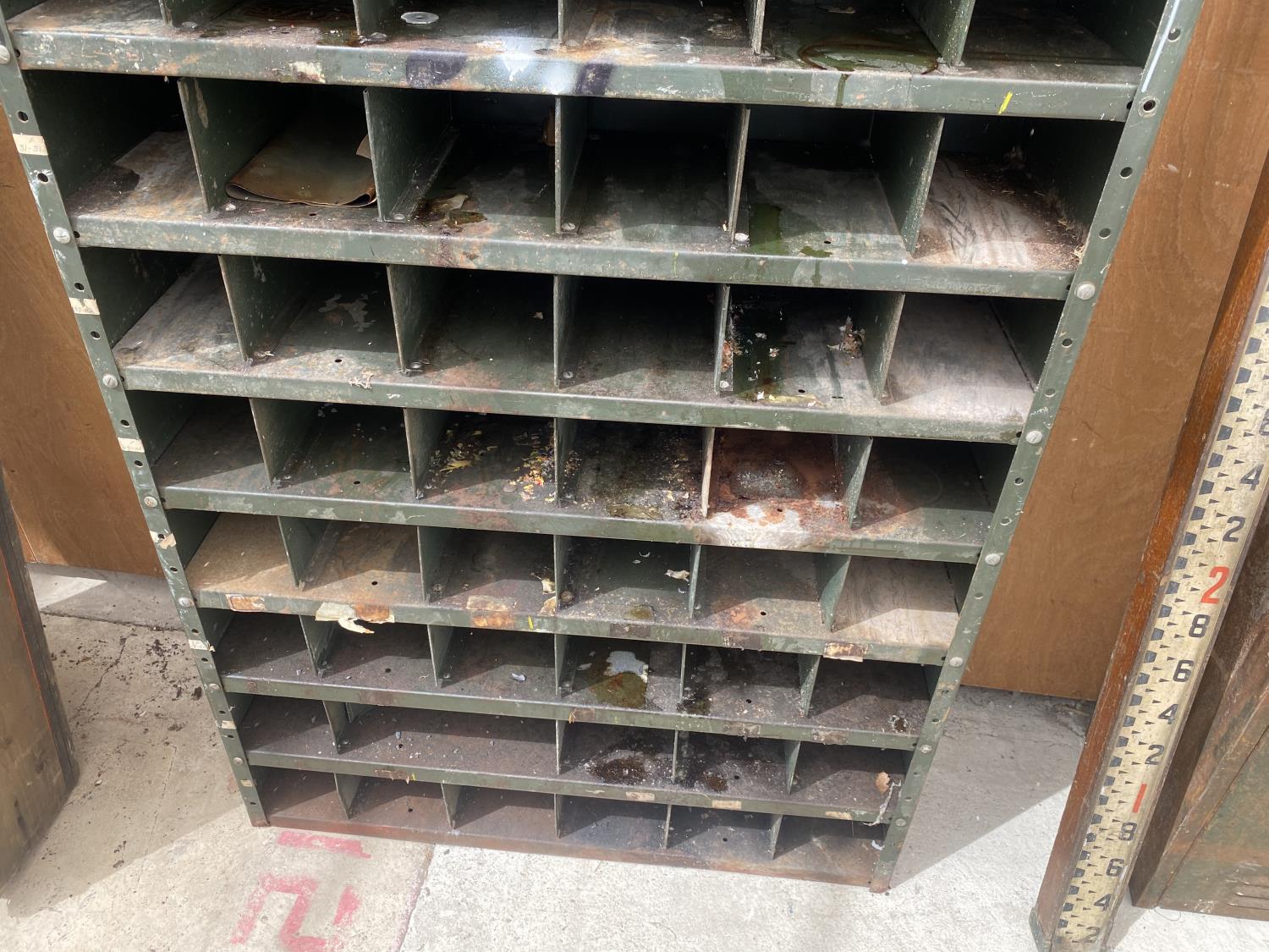 A VINTAGE 72 SECTION PIGEON HOLE STORAGE UNIT - Image 2 of 5