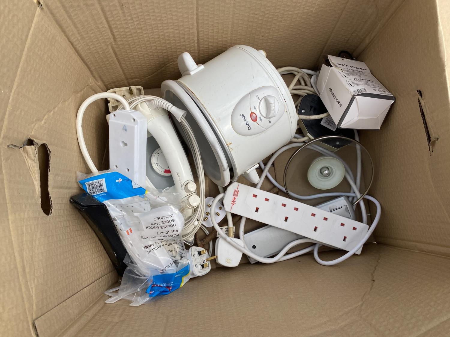 AN ASSORTMENT OF HOUSEHOLD CLEARANCE ITEMS TO INCLUDE SLOW COOKER, TOASTER AND PRINTER ETC - Image 5 of 6