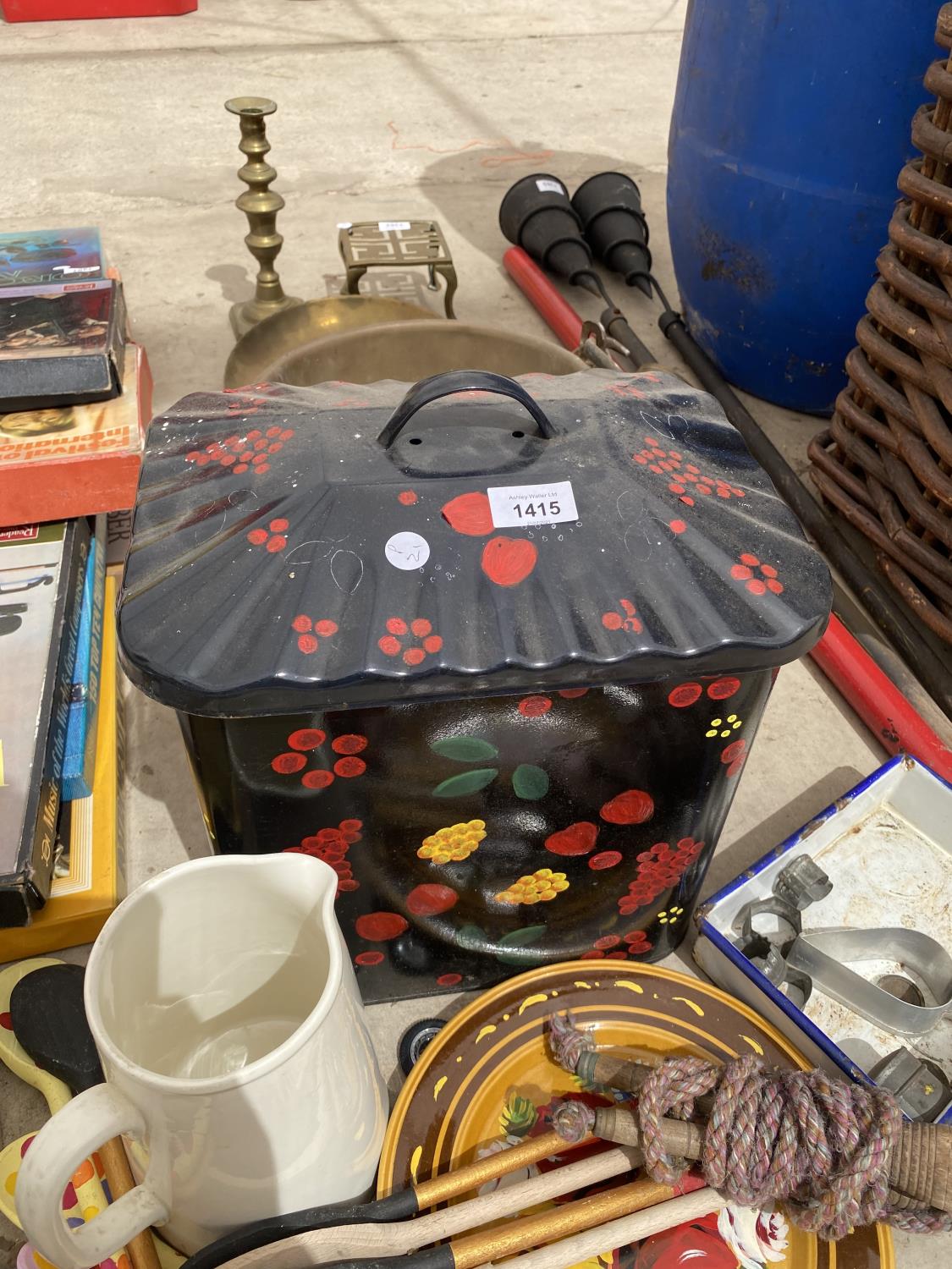 AN ASSORTMENT OF ITEMS TO INCLUDE JUGS, WOODEN SPOONS AND A BREAD BIN ETC - Image 5 of 5