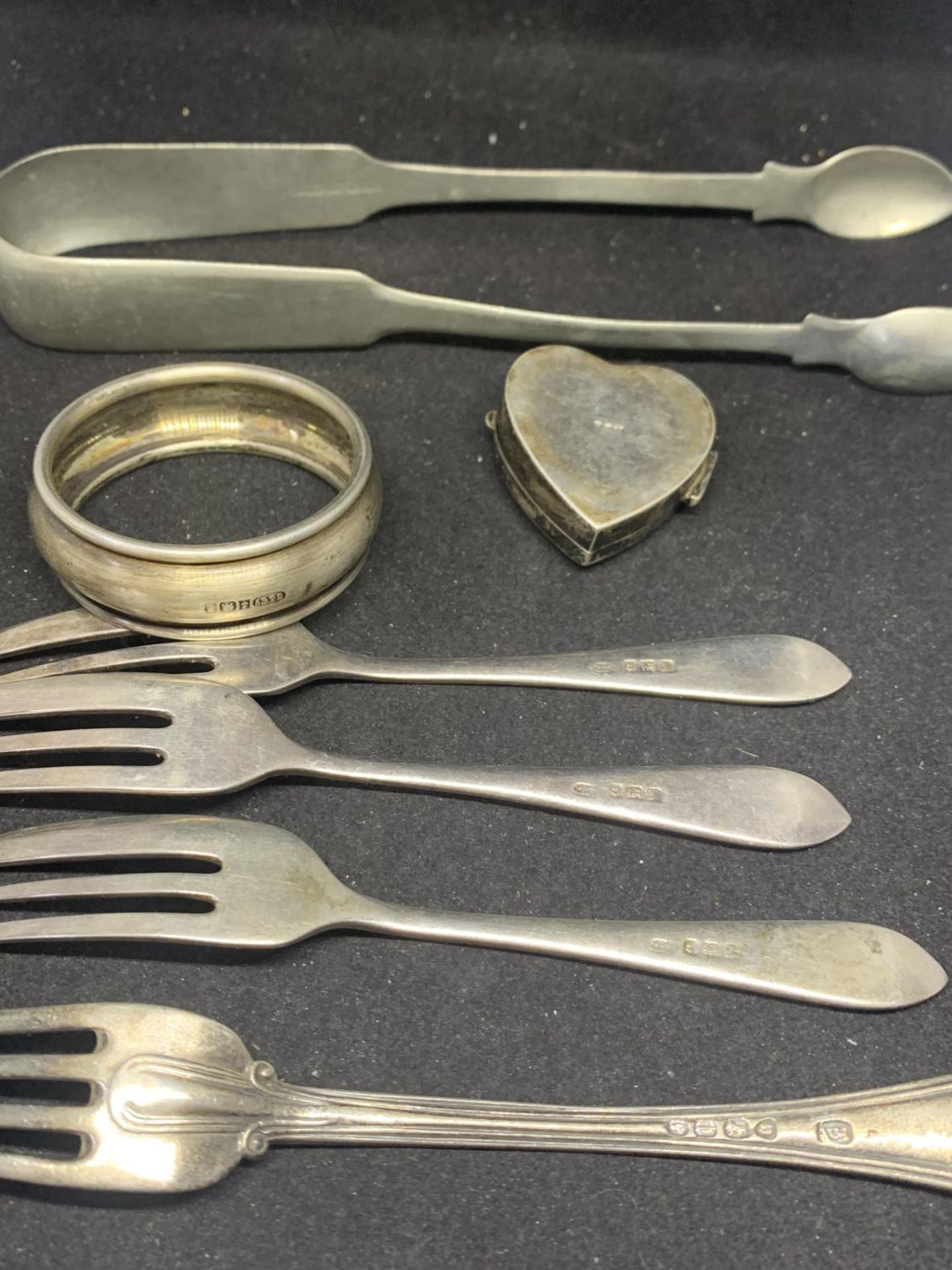 SEVEN ITEMS OF HALLMARKED SILVER TO INCLUDE PILL BOX, TONGS, FORK AND NAPKIN RINGGROSS WEIGHT 152 - Image 2 of 2