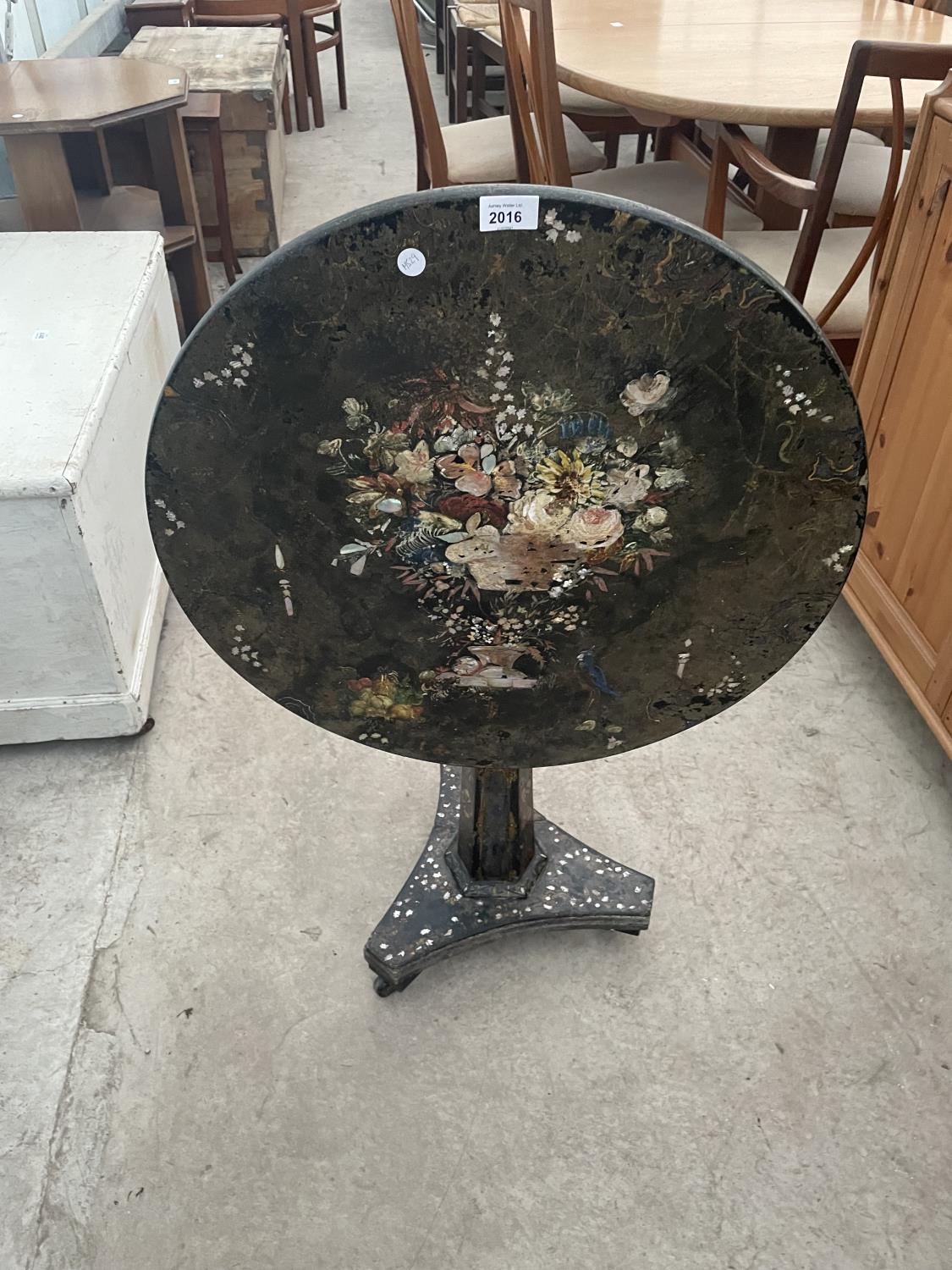 A VICTORIAN PAPIER MACHE TILT-TOP TABLE, PROFUSELY PAINTED WITH FLOWERS AND MOTHER OF PEARL INLAY, - Image 5 of 7