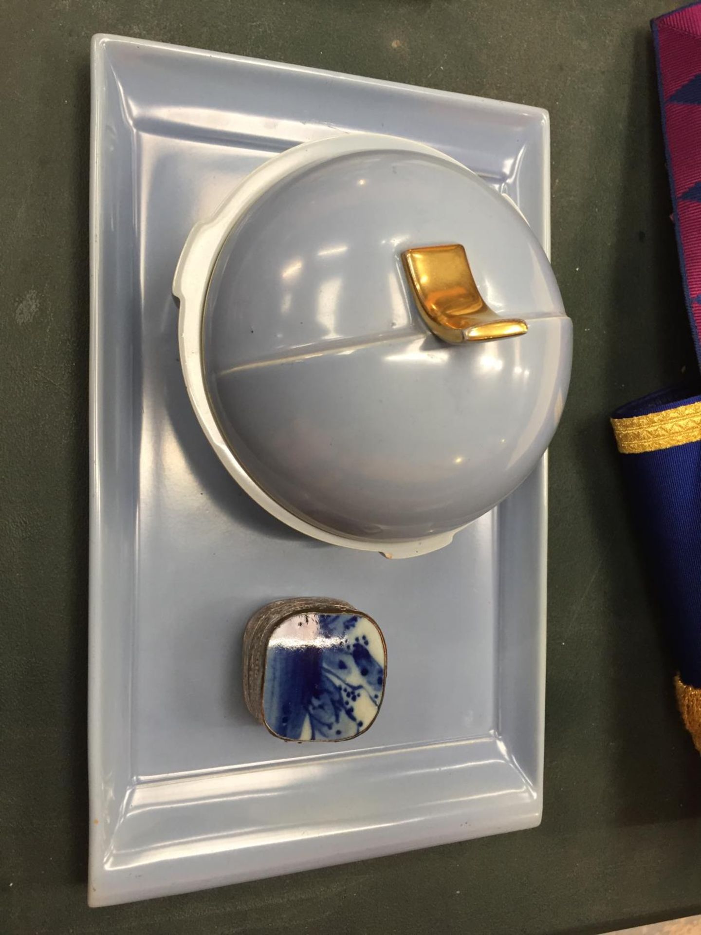 TWO ITEMS OF CARLTON WARE FOR THE DRESSING TABLE PLUS A SILVER PLATED TRINKET BOX WITH BLUE INLAY