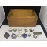 A COLLECTION OF SILVER ITEMS TO INCLUDE RINGS, PENDANTS ETC