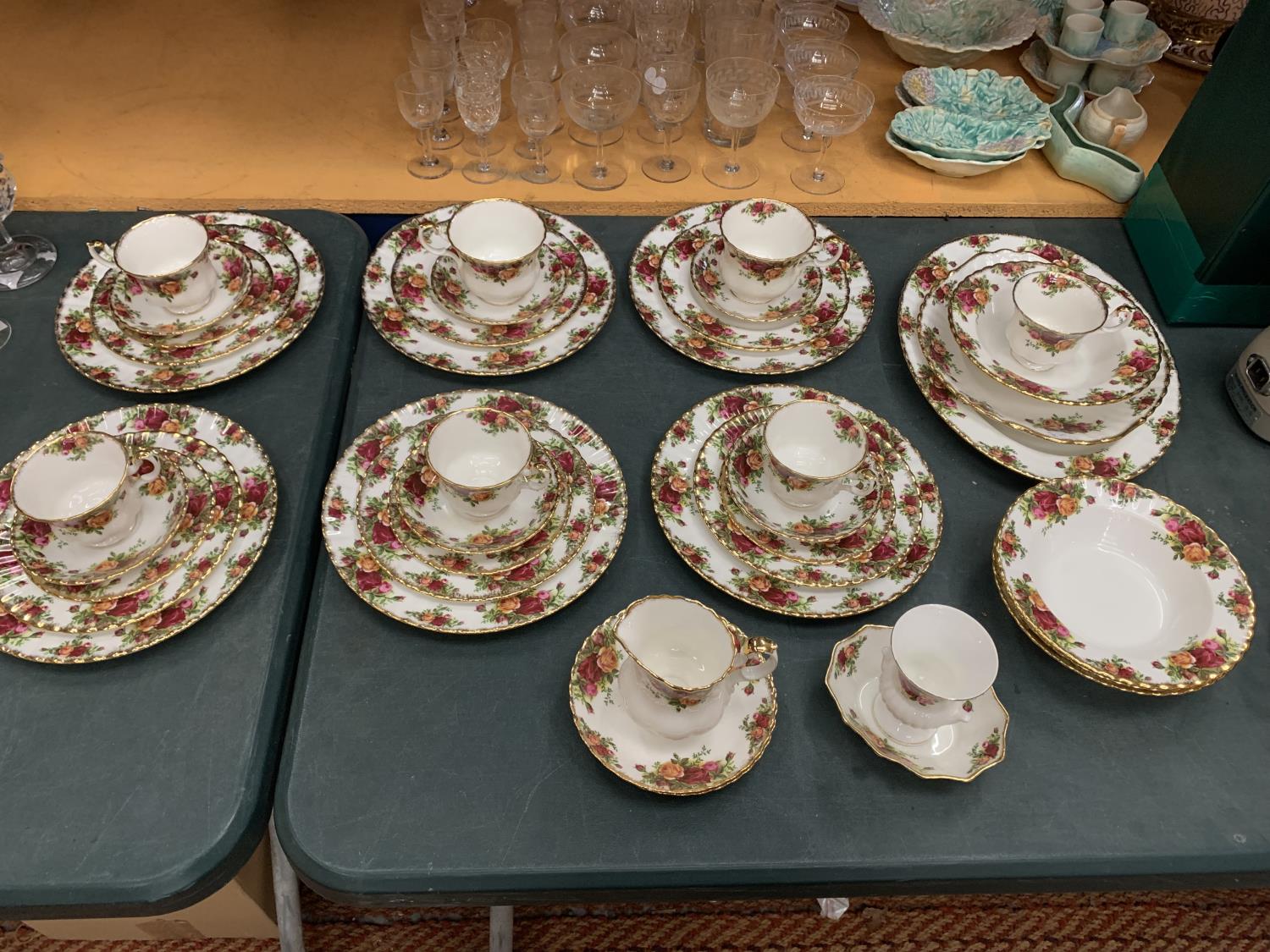 FORTY PIECES OF OLD COUNTRY ROSES DINNER WARE TO INCLUDE TRIOS, DINNER PLATES, MEAT PLATE ETC