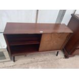 A MID 20TH CENTURY SIDE CABINET WITH SLIDING DOOR, 39.5" WIDE