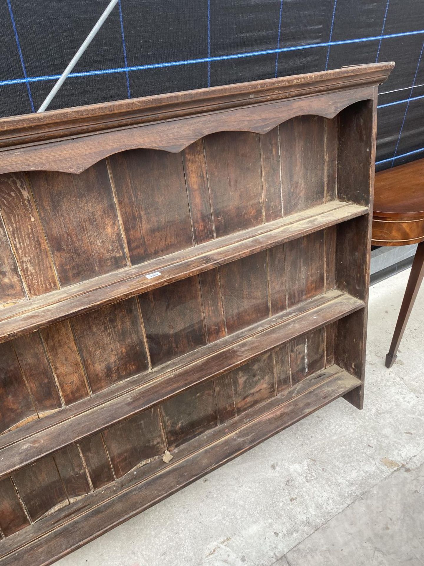 A GEORGE III OAK DRESSER RACK, 64" WIDE, WITH LATER PANELS - Image 3 of 5
