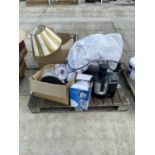 AN ASSORTMENT OF HOUSEHOLD CLEARANCE ITEMS TO INCLUDE KITCHEN ITEMS AND LAMPS ETC