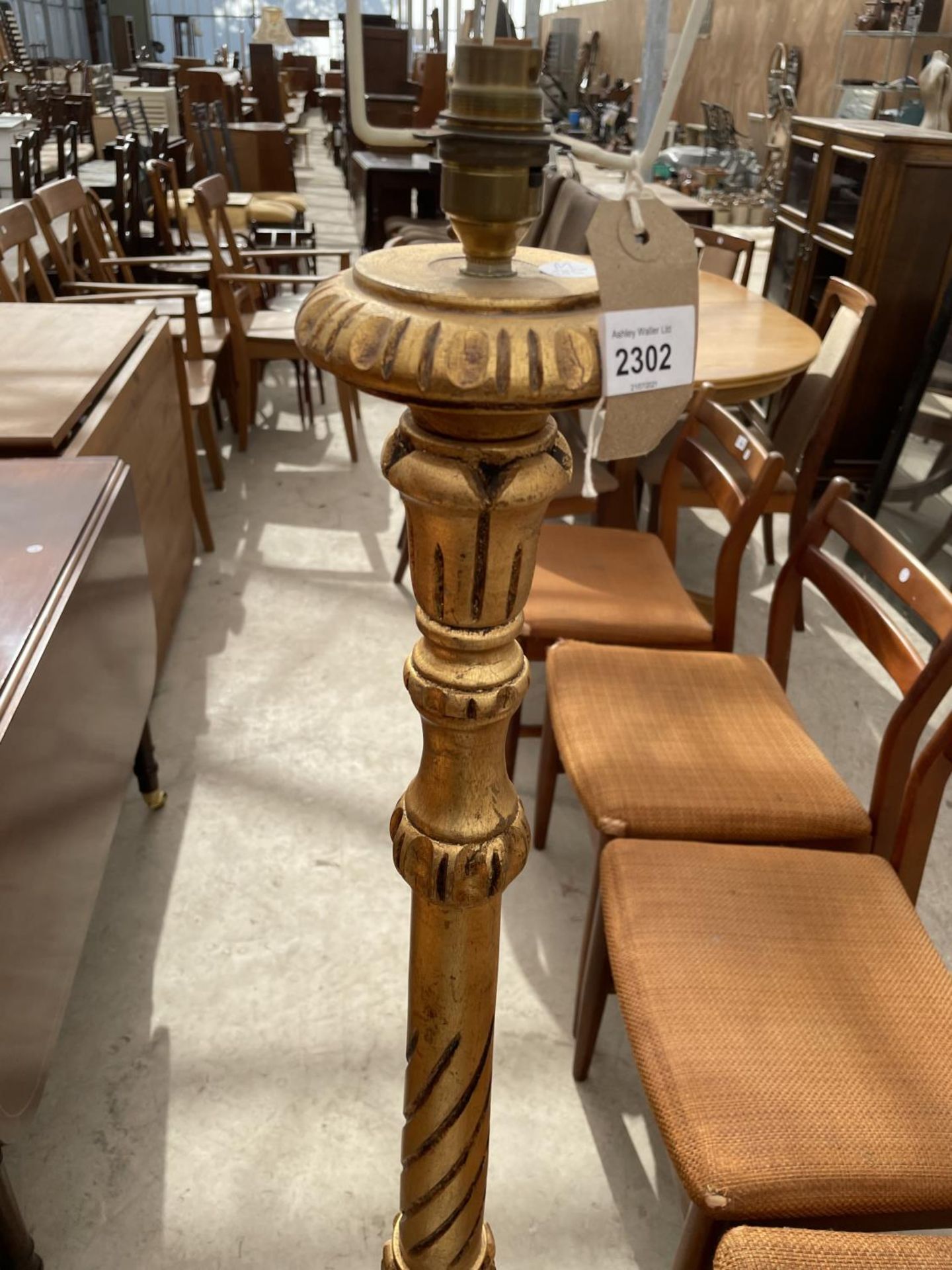 A GILT STANDARD LAMP ON TURNED AND FLUTED COLUMN - Image 2 of 3