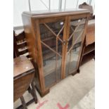 A MID 20TH CENTURY OAK CHINA DISPLAY CABINET, 35" WIDE