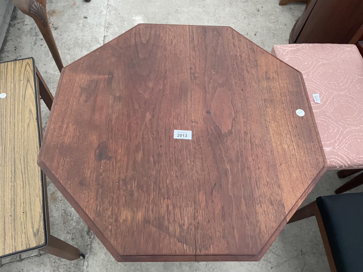 A LATE VICTORIAN OCTAGONAL TWO TIER CENTRE TABLE, 26" MAX - Image 2 of 4