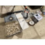 AN ASSORTMENT OF ITEMS TO INCLUDE MOSAIC TILES, PENDANT LIGHT FITTINGS AND A CLOCK ETC