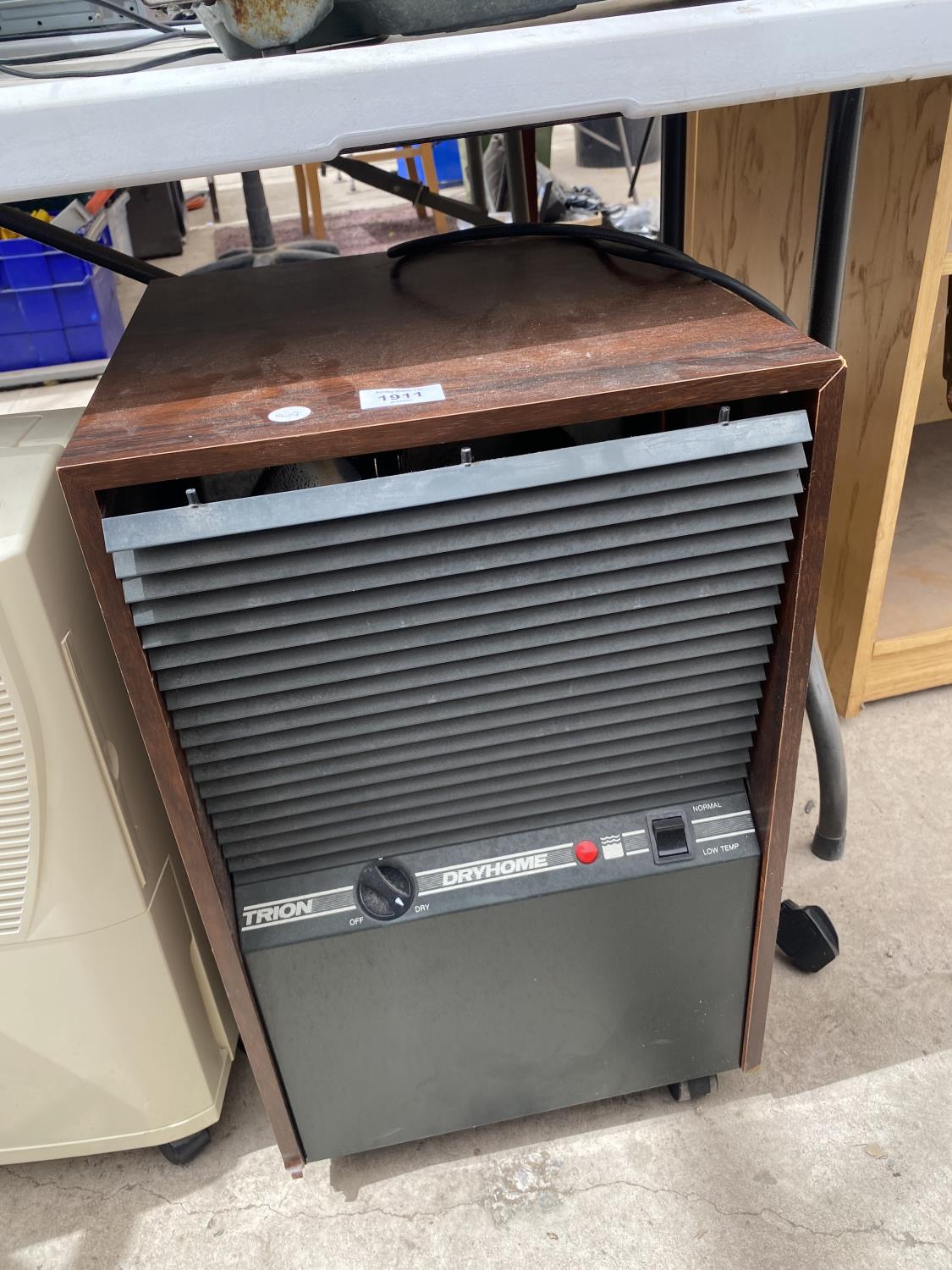 A GROUP OF THREE DEHUMIDIFIERS - Image 2 of 4
