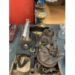 VARIOUS VINTAGE ITEMS TO INCLUDE A HEAVY HORSE BRIDLE, BOOTS, BRASS OIL LAMP AND A MUSIC STAND