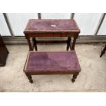 A SET OF 19TH CENTURY MAHOGANY TWO TIER LIBRARY STEPS ON TURNED LEGS