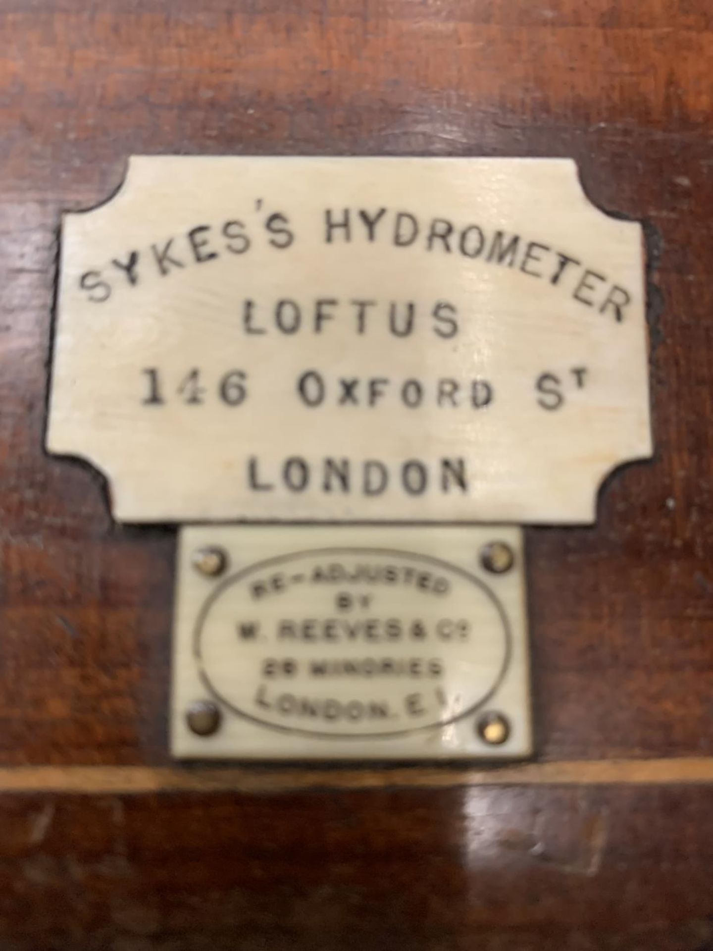 A BOXED SYKES HYDROMETER LOFTUS 146 OXFORD ST LONDON AND A VINTAGE CORK SCREW - Image 2 of 3