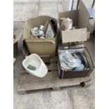 AN ASSORTMENT OF HOUSEHOLD CLEARANCE ITEMS TO INCLUDE A LARGE QUANTITY OF CERAMIC WARE