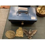 A METAL CASH BOX WITH KEY AND CONTENTS TO INCLUDE PEN KNIVES, BRASS RALLY BADGES, LIGHTER ETC