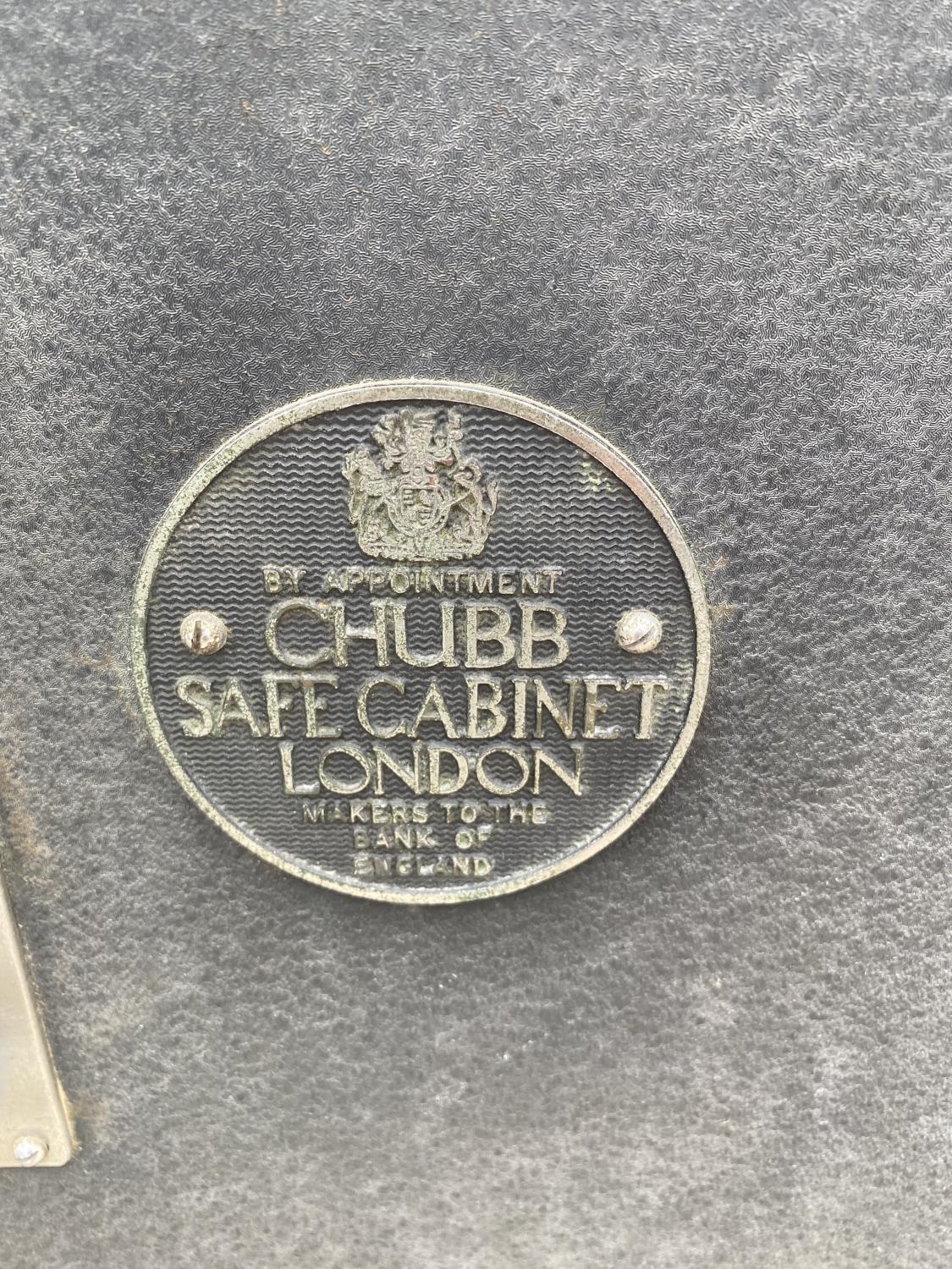 A METAL CHUBB SAFE CABINET, LONDON WITH KEY - Image 2 of 7